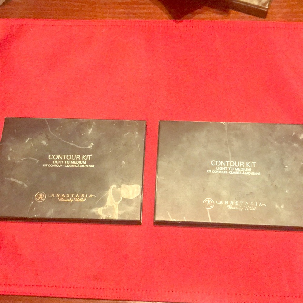Authentic Anastasia Contour Kit : Light to Medium